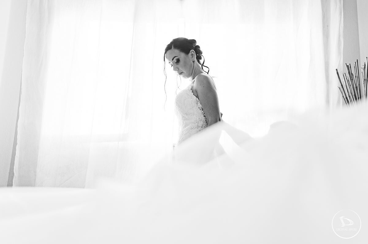 Sabrina, Lucca 2021.
https://www.digitalsposi.it/blog-matrimonio-fotografia-e-video/collezione-matrimonio