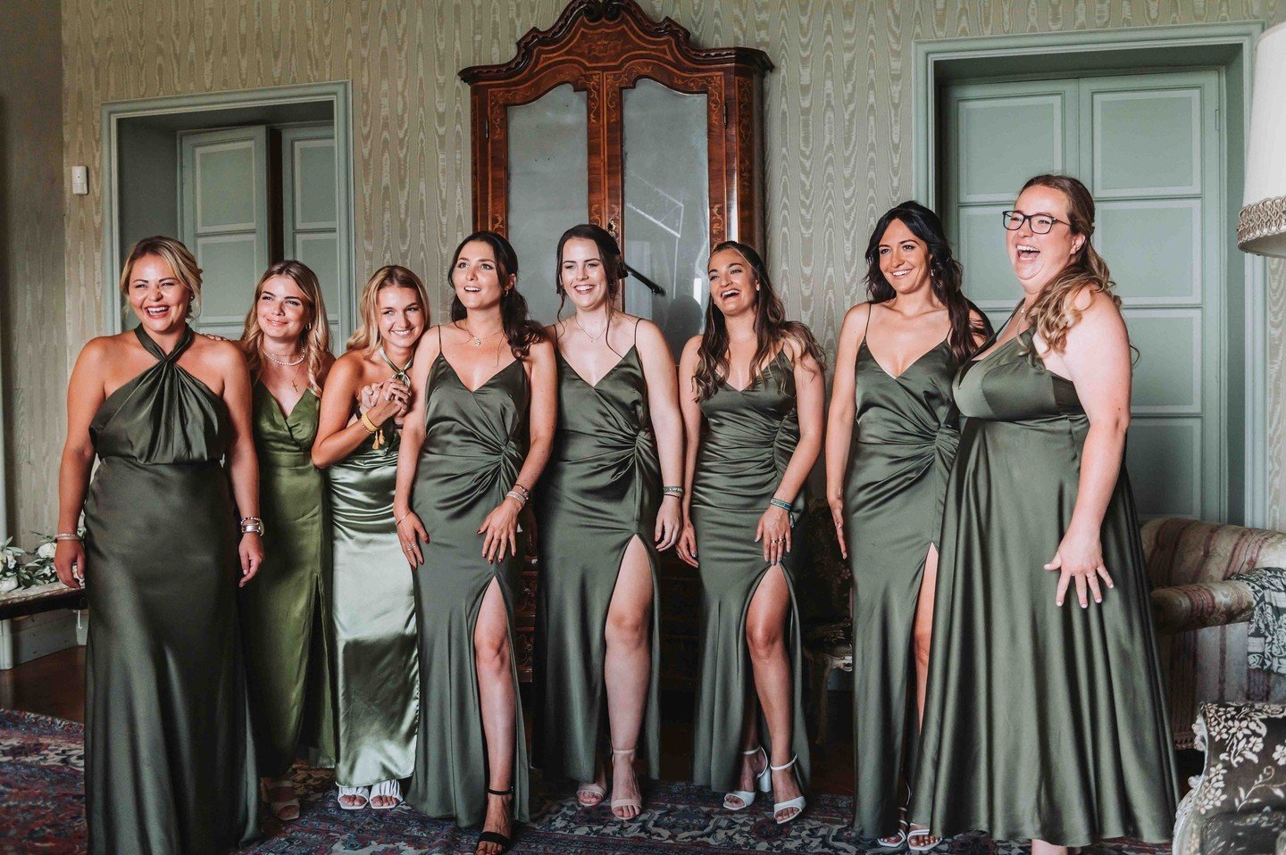 How do you capture multiple emotions in a single frame? 🤔 It's all about finding that perfect moment when love, joy, and excitement come together. visit our website to see how we turn fleeting emotions into timeless memories.⁠
.⁠
⁠
Come catturare pi